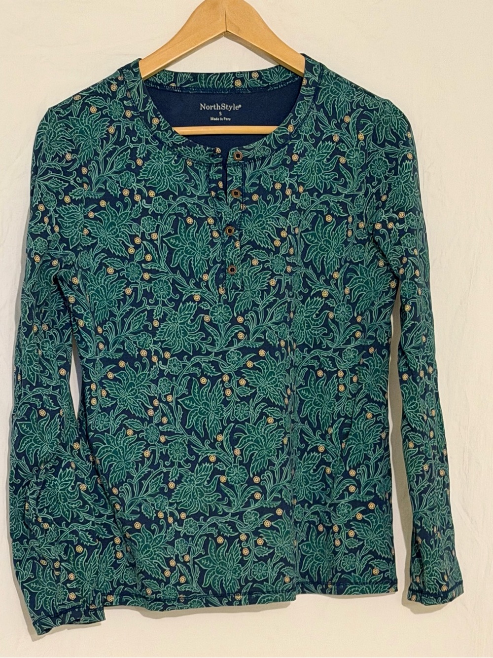 NorthStyle Women's Size S Green Floral Henley Top Long Sleeve Cotton Knit Blouse